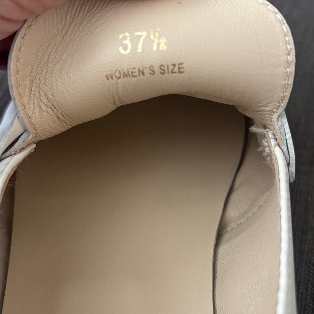 NWOB Tod’s loafers with gold chain detail - Picture 6 of 6
